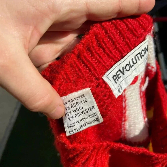 VTG 80’s Revolution Tokyo Mens Red Sweater - Picture 6 of 6